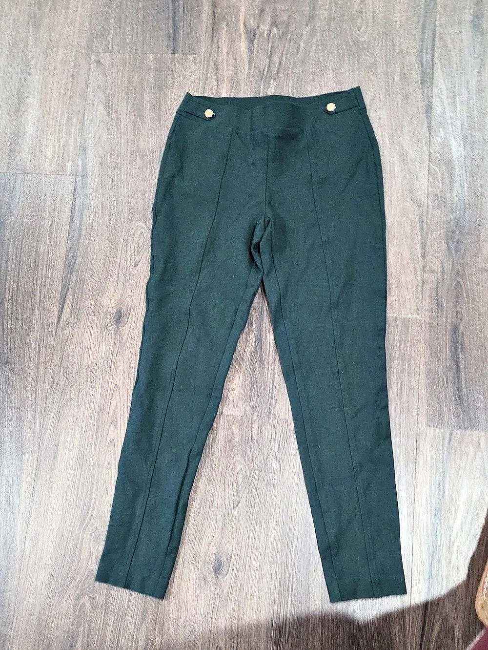 Skinny Pants in Green Like New